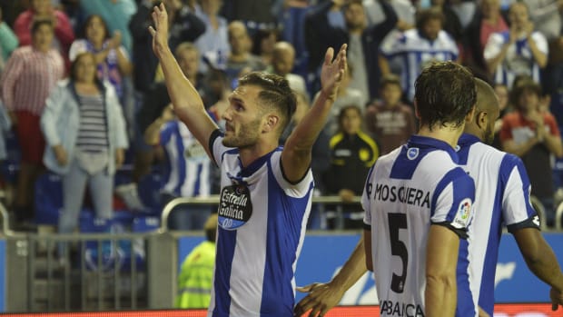 lucas-perez-arsenal-transfer-rumors.jpg